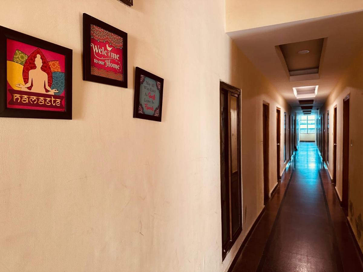 Hotel Grand Kalinga - Near Volvo Bus Stand Manali Экстерьер фото